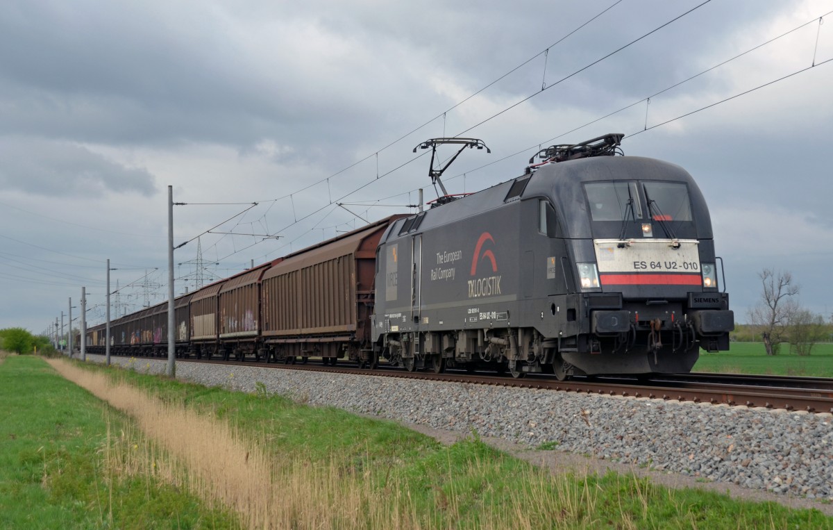 182 510 führte am 10.04.14 einen Schiebewandwagenzug durch Braschwitz Richtung Magdeburg.