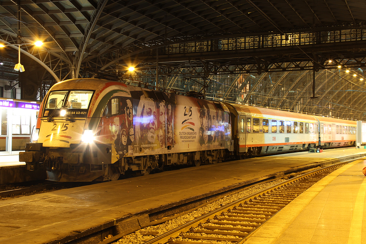 182 521 MRCE   am IC118 in Köln Hbf am 31.10.2015