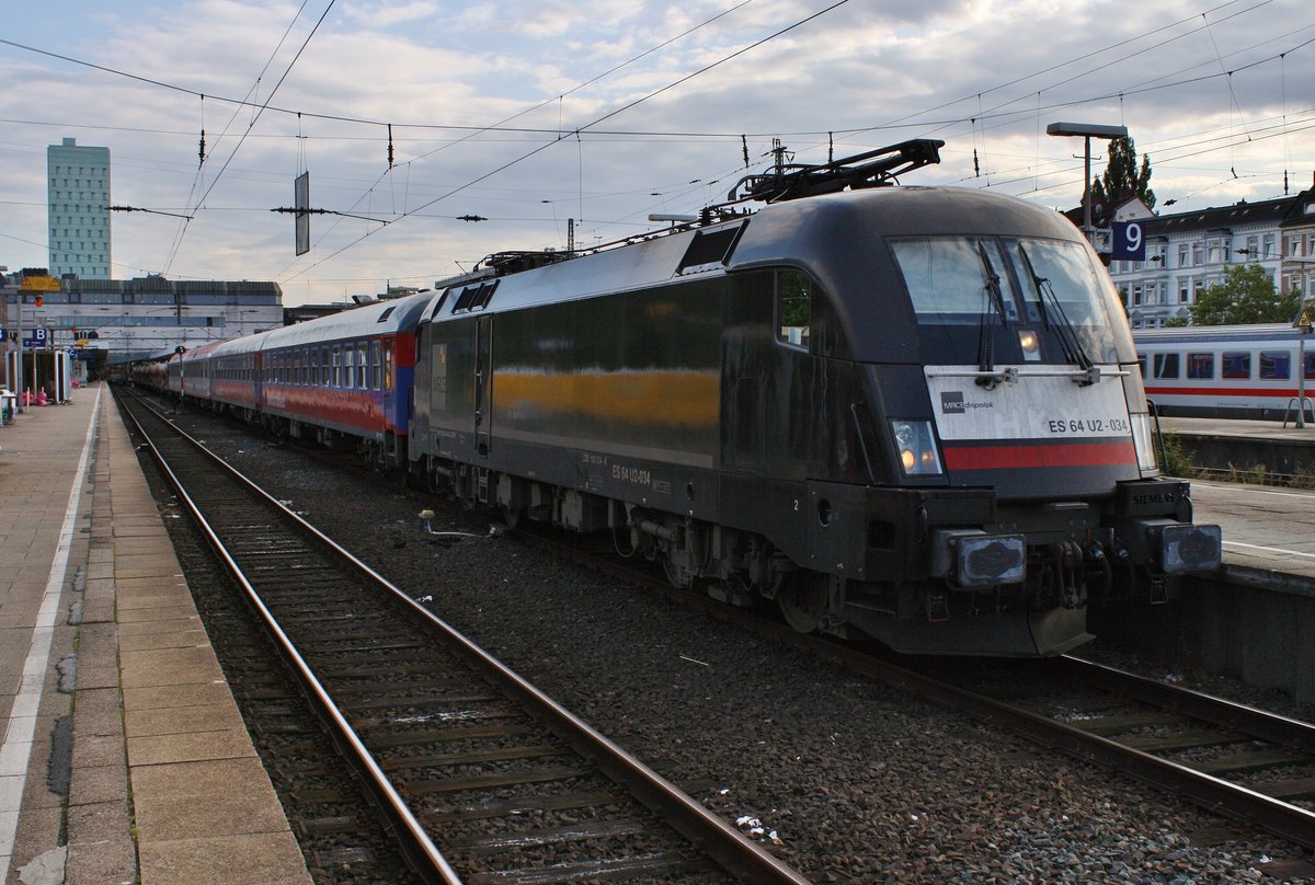 182 534-8 wartet am 2.9.2017 mit dem BTE89151 nach Lörrach in Hamburg-Altona.