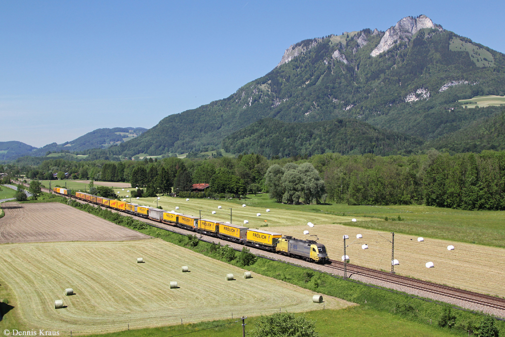 182 596 mit KLV Zug am 21.05.2014 bei Niederaudorf.