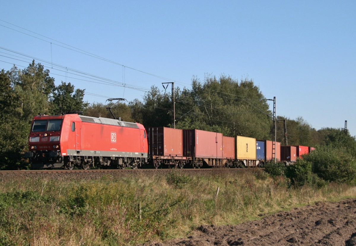 185 018 mit KM 50456 (Maschen Rbf–Bremerhaven) am 02.10.2013 zwischen Lunestedt und Loxstedt