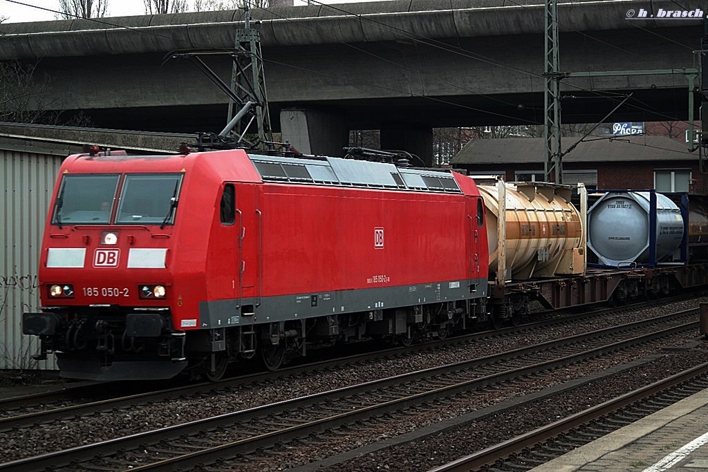 185 050-2 zog einen intermodal am 27.03.14 durch hh-harburg