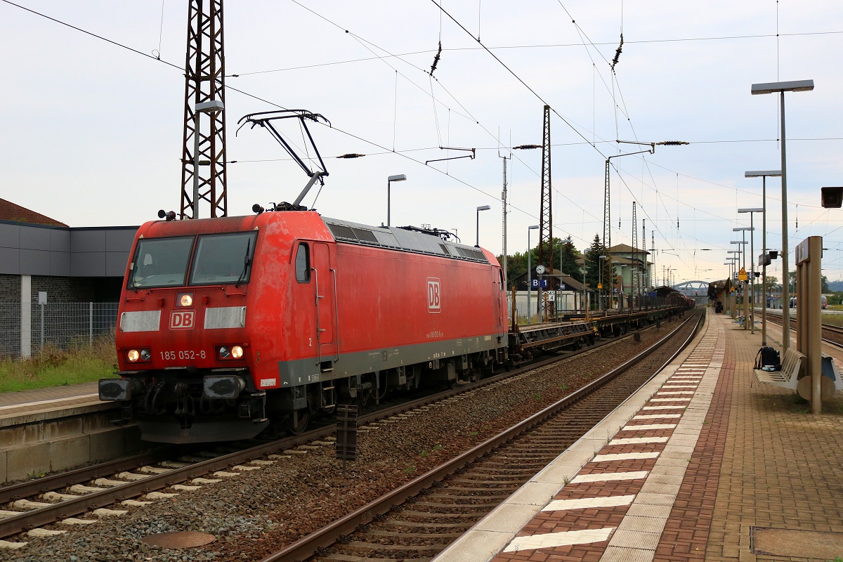 185 052-8 DB als gemischter Gz durchfährt Naumburg(Saale)Hbf auf Gleis 1 Richtung Großkorbetha. [9.9.2017 - 9:46 Uhr]