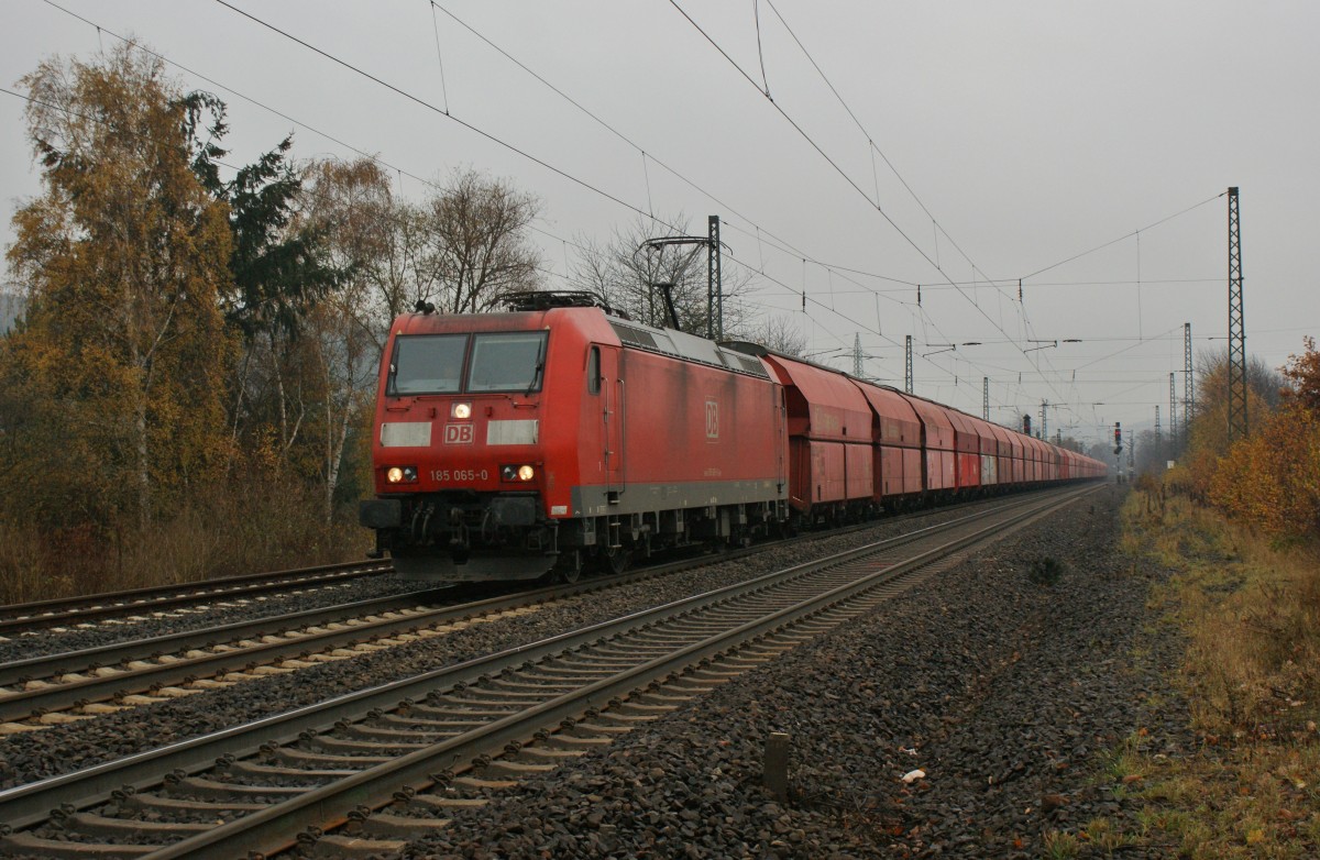185 065-0 mit einen Kalkzug Richtung Wrzburg am 14.11.13.