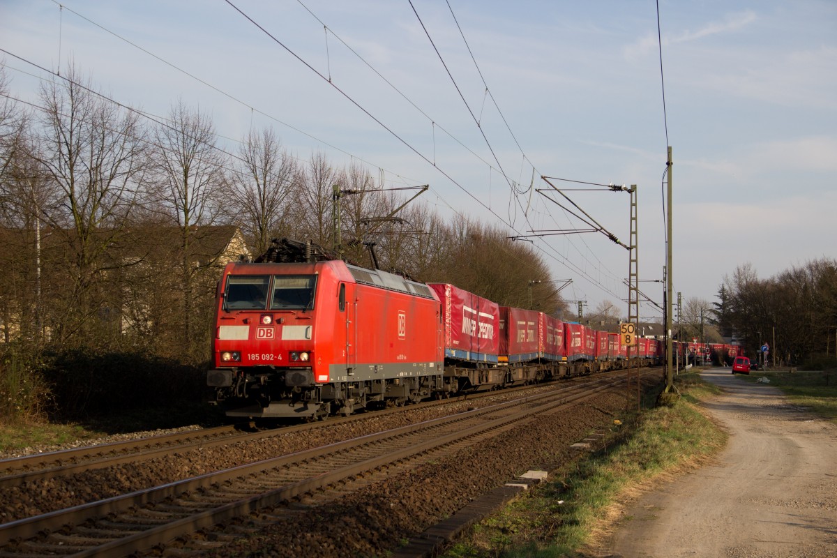 185 092-4 mit einem Winner Spedition KLV Zug nach Wuppertal-Langerfeld in Leverkusen-Alkenrath am 17.03.15