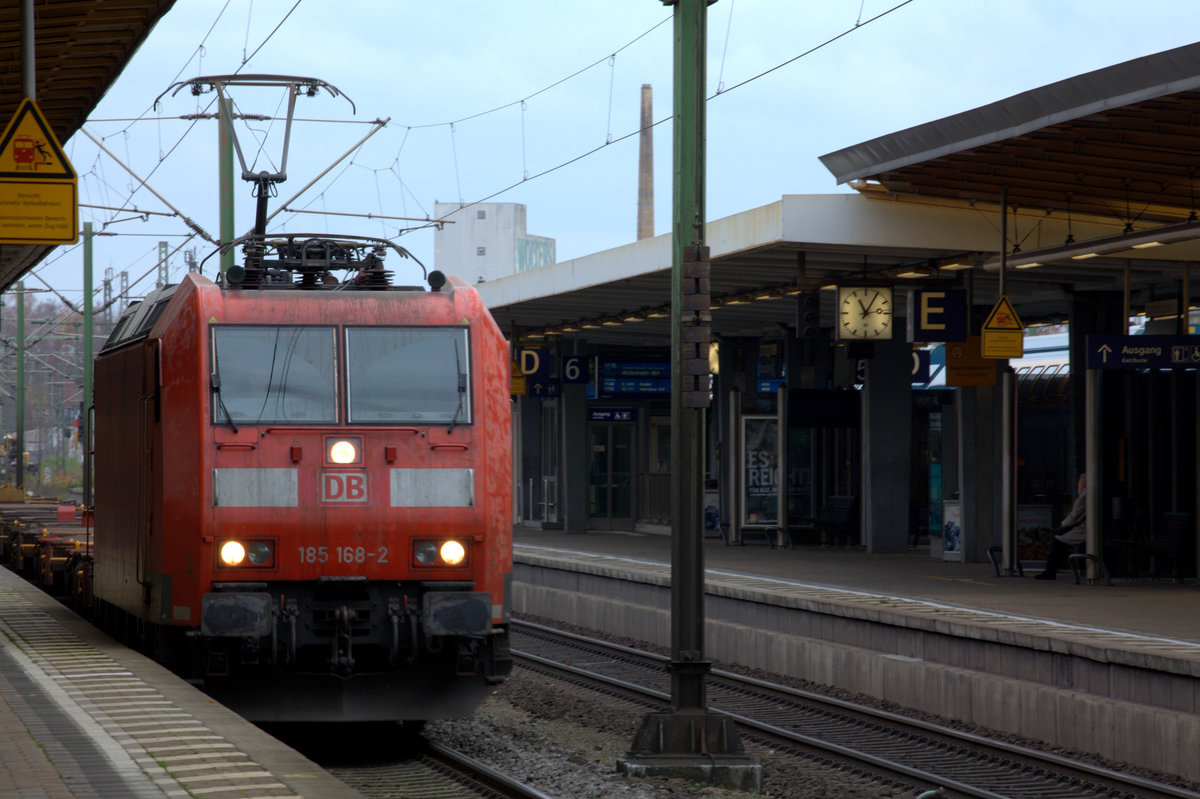 185 168-2 bei der Durchfahrt in Braunschweig Hbf. 18.11.2107 12:01 Uhr.