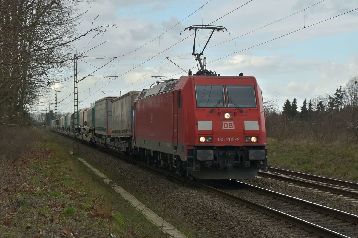 185 205-2 mit einem Klv in Kaarst Broicherseite. 24.2.2017