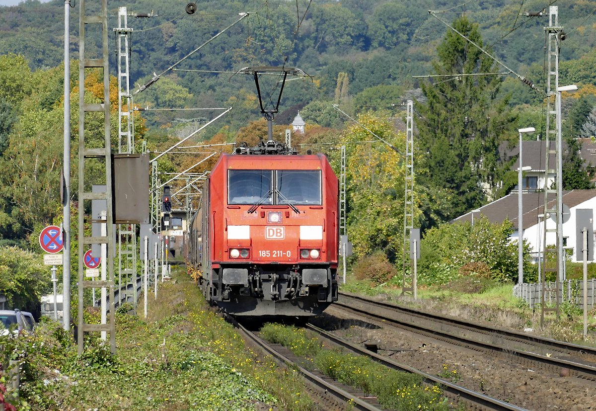 185 211-0 gem. Güterzug durch Königswinter - 27.09.2017