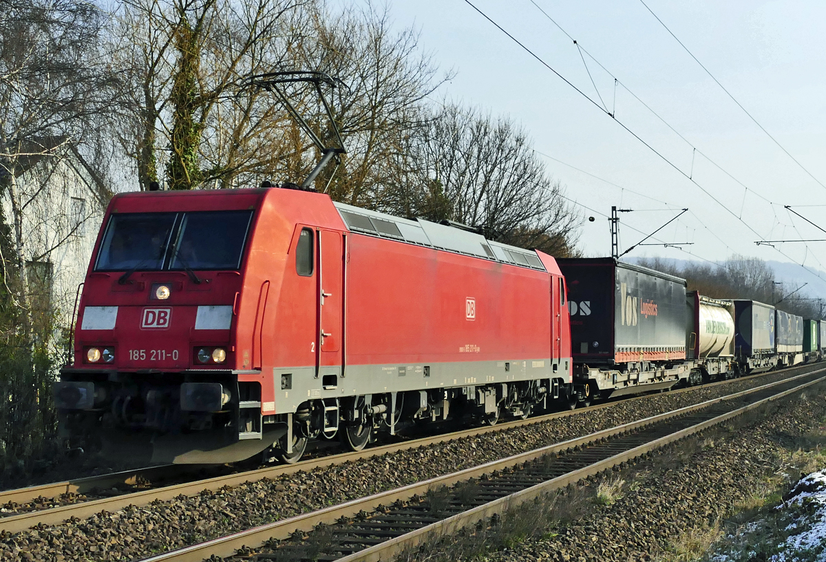 185 211-0 mit gem. Güterzug durch Bonn-Beuel - 08.02.2018