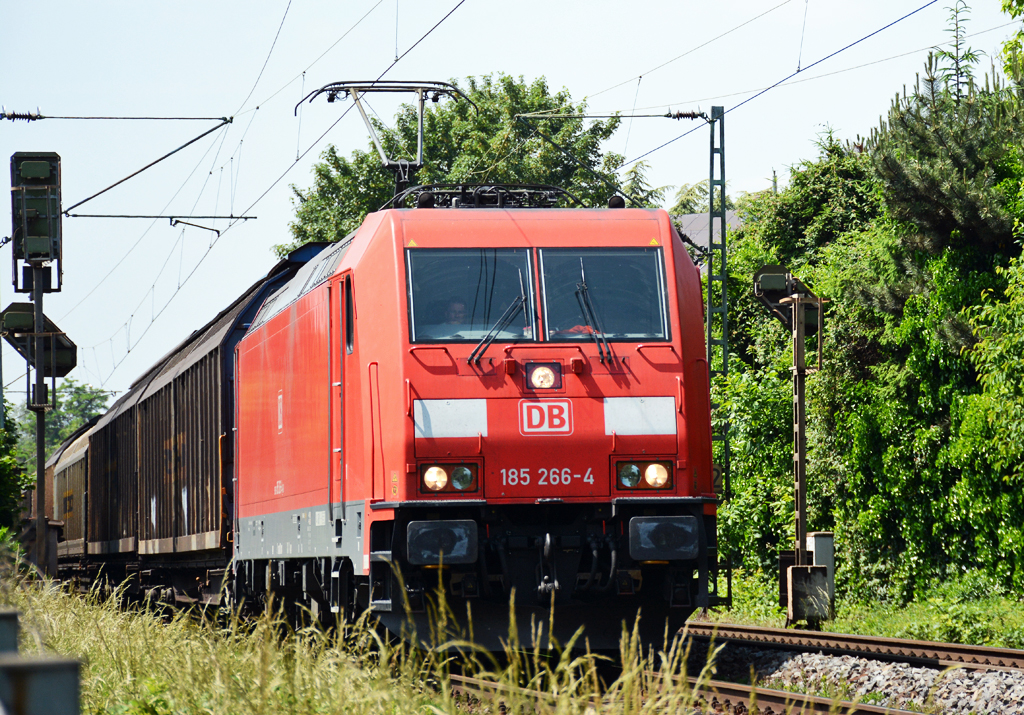 185 266-4 mit gem. Güterzug durch Bonn-Beuel - 09.06.2016
