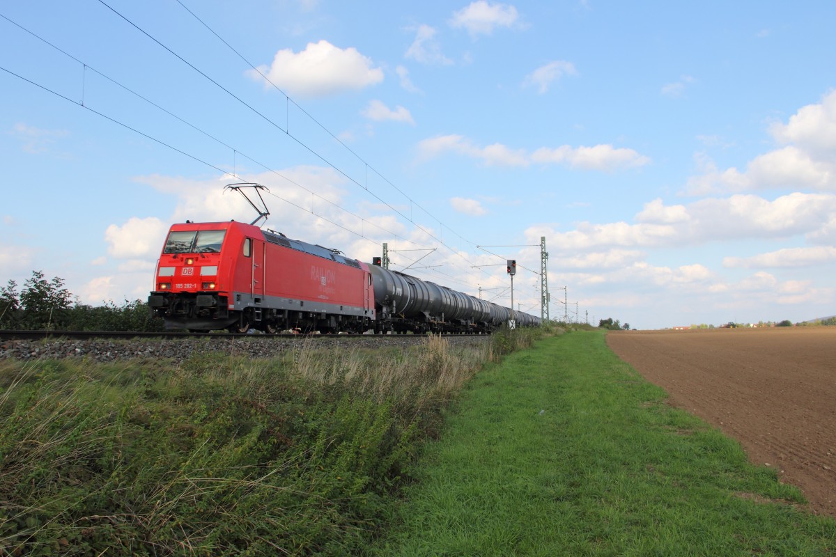 185 282-1 DB Schenker bei Staffelstein am 21.09.2015.