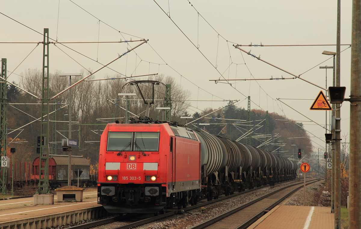 185 303-5 DBSR in Hochstadt/ Marktzeuln am 13.11.2015.