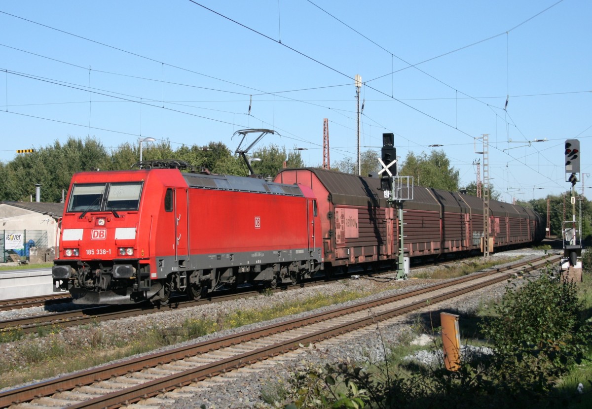 185 338 mit GA 60081 (Bremerhaven–Kornwestheim) am 02.10.2013 in Oldenbttel