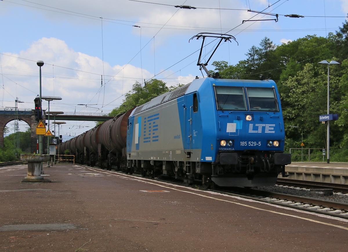 185 529-5  Michaela  von LTE mit Kesselwagenzug in Fahrtrichtung Norden. Aufgenommen in Eichenberg am 04.06.2015.