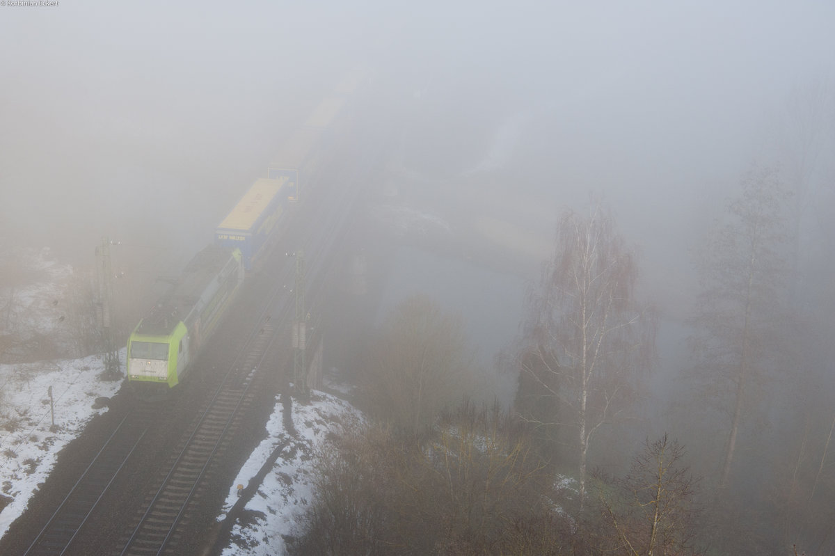 185 532  Dompteur gesucht  mit einem KLV-Zug bei Dollnstein Richtung Ingolstadt, 24.03.2018