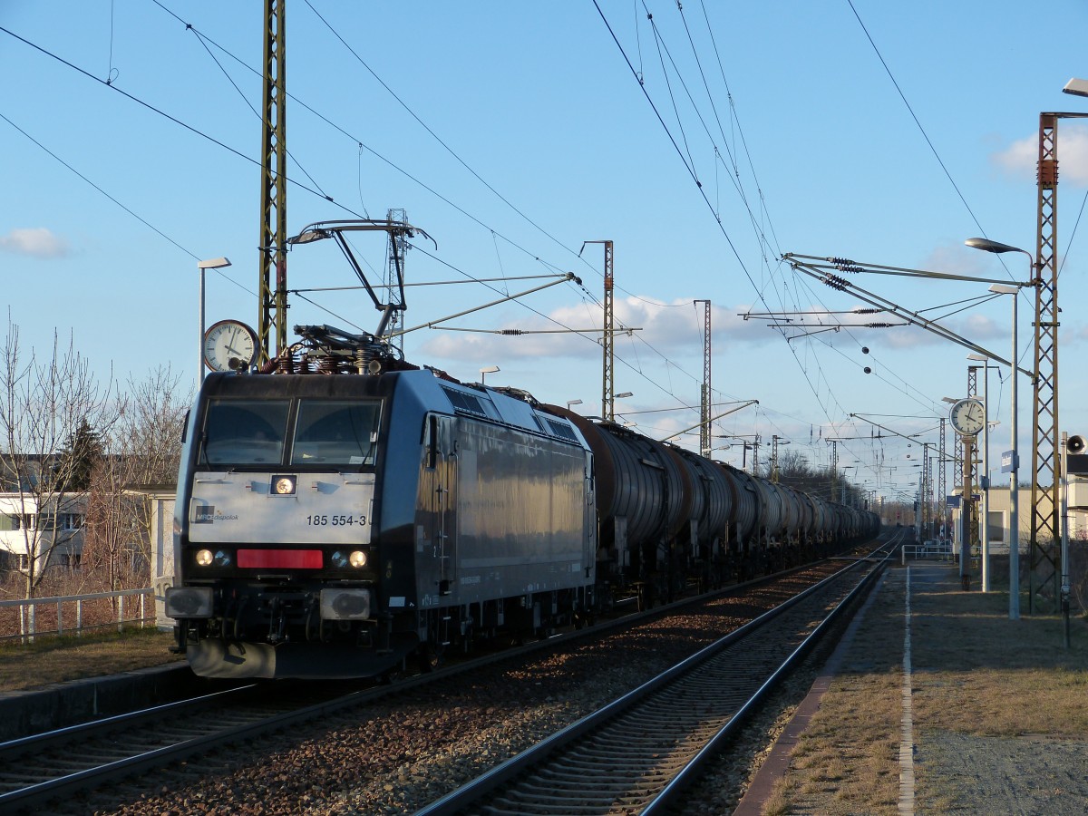 185 554 MRCE durchfuhr mit ihrem Kesselzug Radebeul Naundorf(b. Dresden) Richtung Dresden .14.02.14