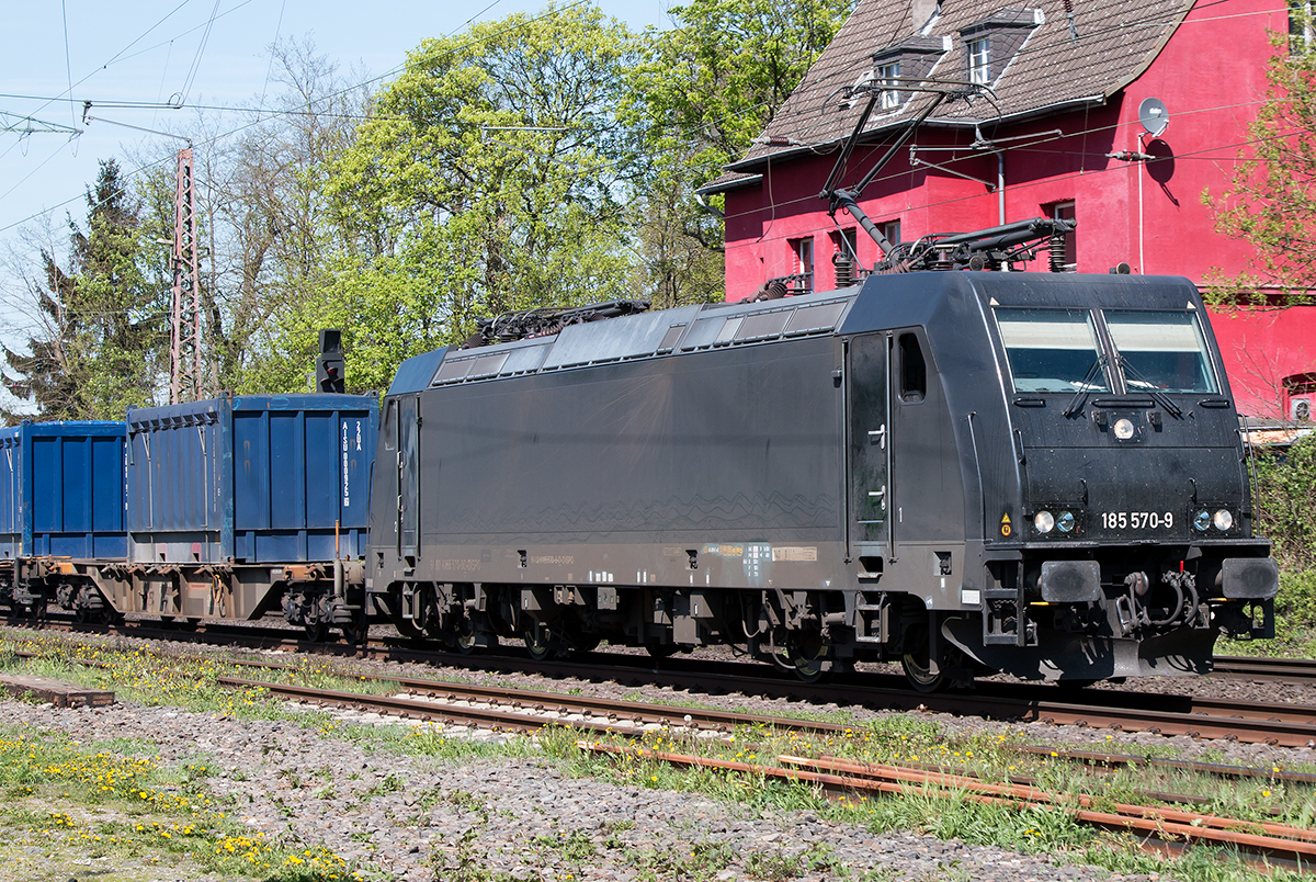 185 570 MRCE im Auftrag von SBB Cargo durch Ratingen Lintorf.
