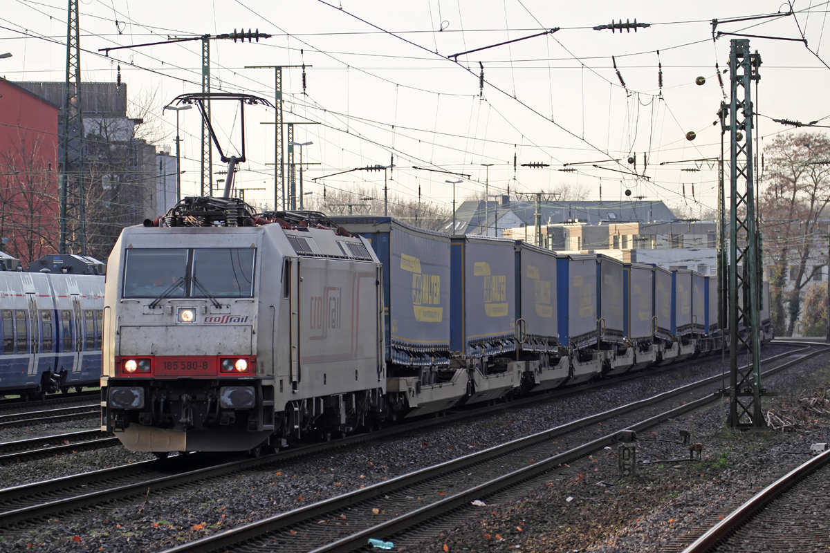 185 580-8 durchfährt Köln-West 5.12.2015