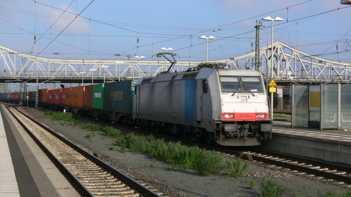 185 638 passiert mit einen Güterzug Darmstadt am 15.11.2013 in Richtung Mannheim
