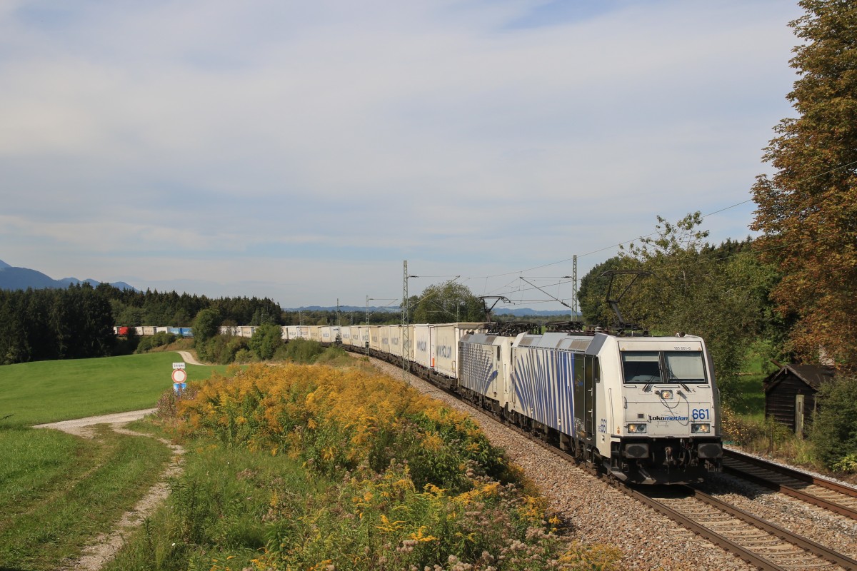 185 661 und 189 917 von Lokomotion mit einem EKOL am 13. September 2015 bei Grabenstätt.
