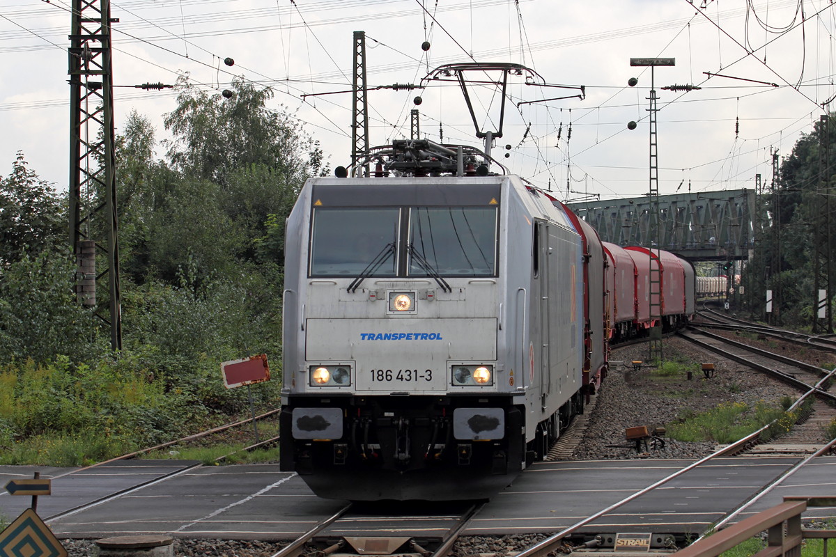 186 431-3 durchfährt Recklinghausen-Süd 23.9.2015