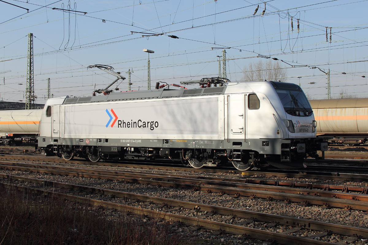 187 074 / RheinCargo (RHC) / Güterbahnhof Karlsruhe / 28.01.2017