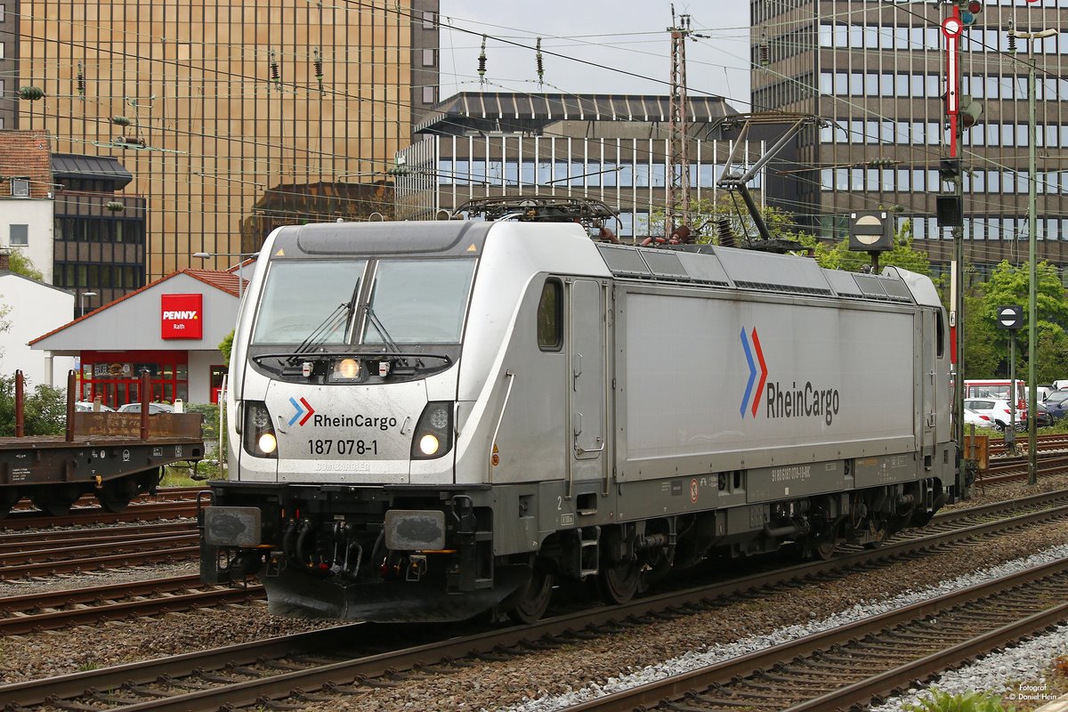 187 078-1 RheinCargo (RHC) in Düsseldorf Rath, am 12.05.2017.