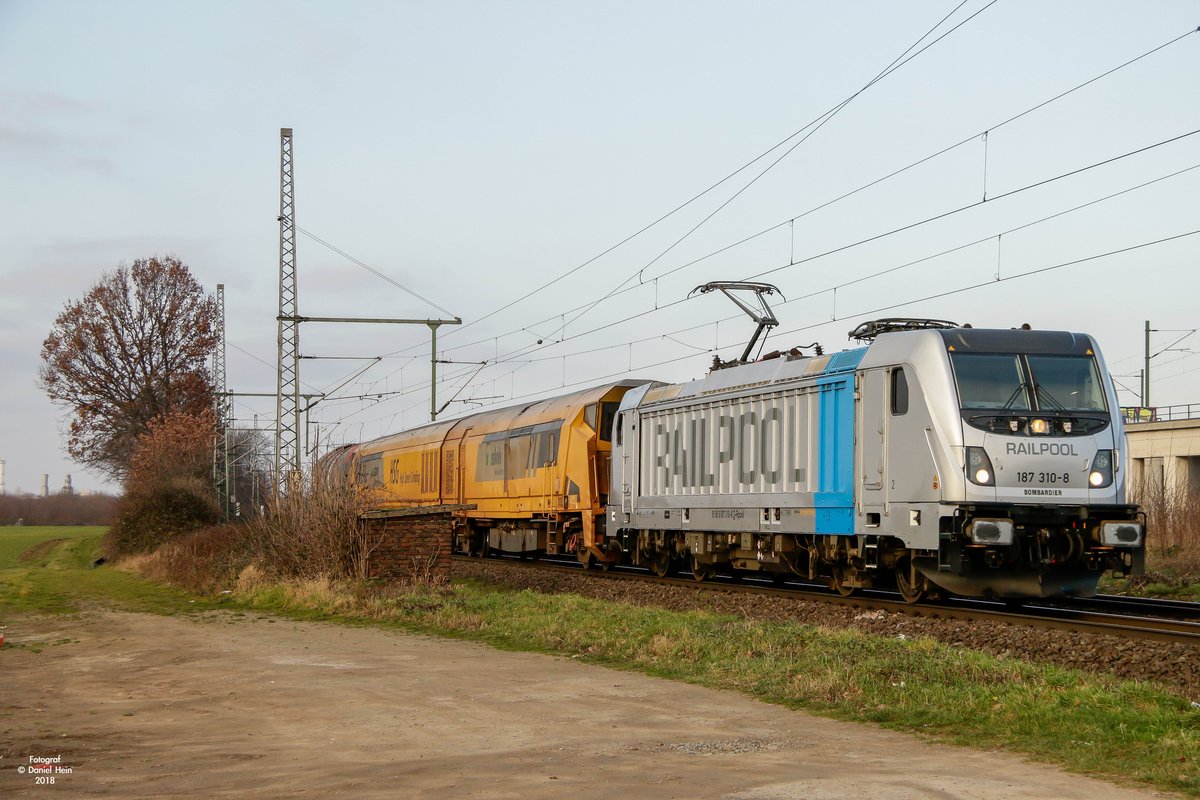 187 310-8  Railpool  mit Schleifzug in Köln Porz Wahn, am 14.01.2018.