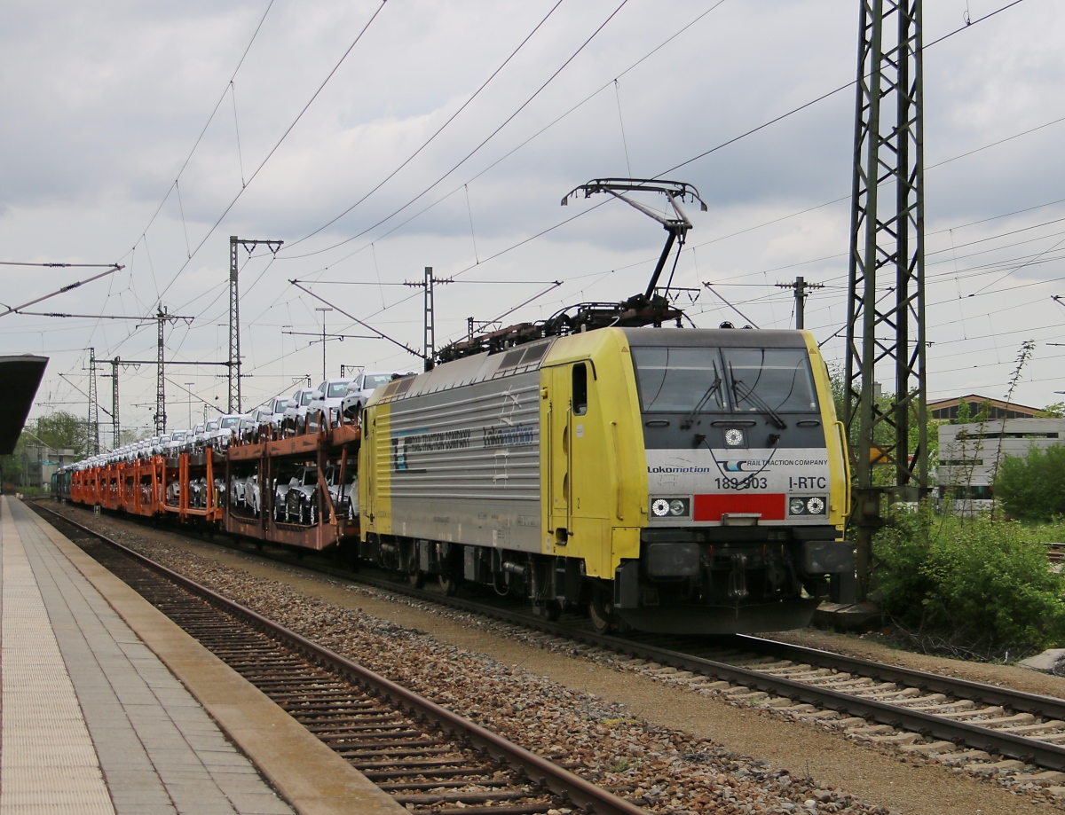189 903 mit Autotransportzug. Aufgenommen am 04.05.2015 in München Trudering.