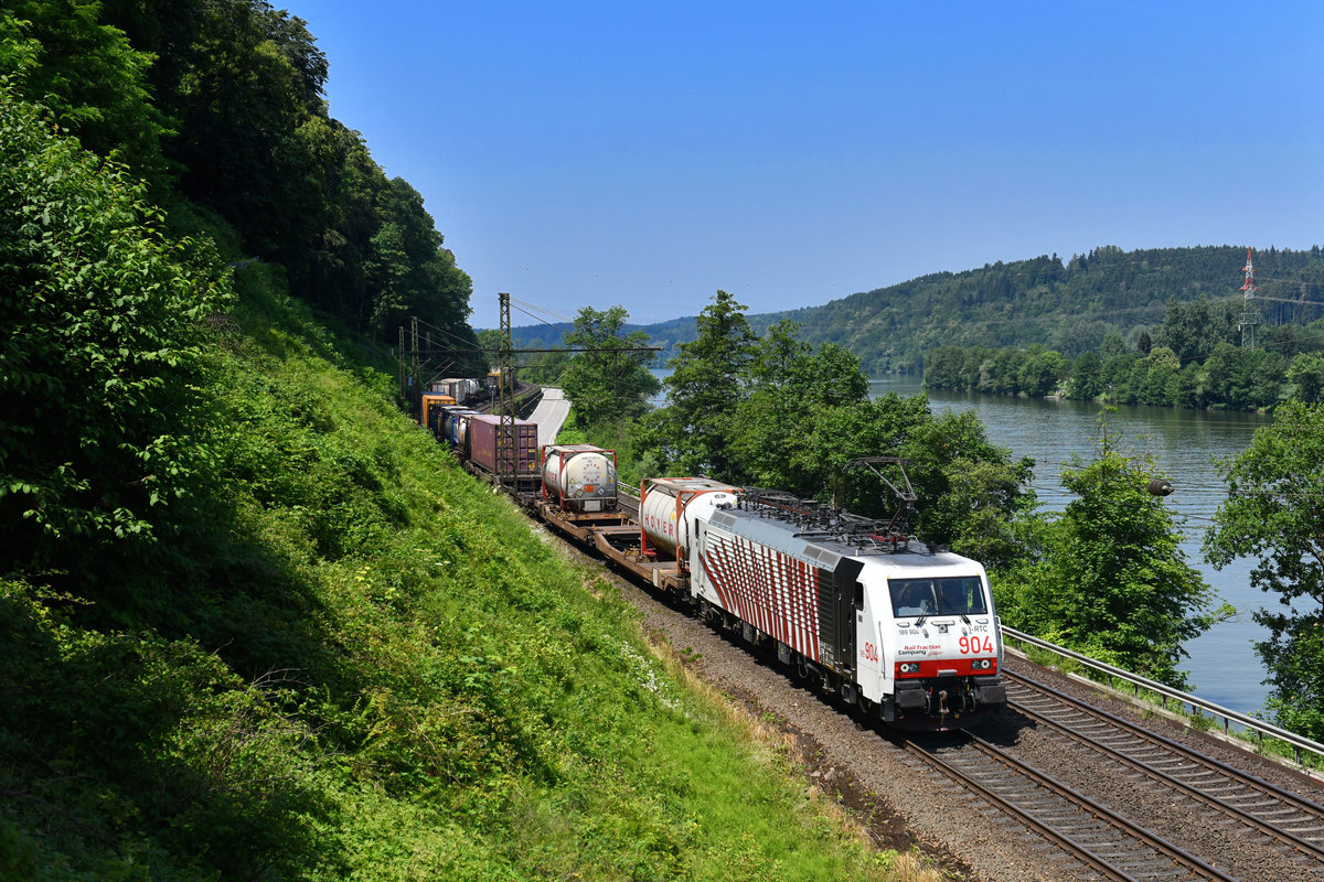 189 904 mit DGS 41853 am 31.05.2018 bei Seestetten. 