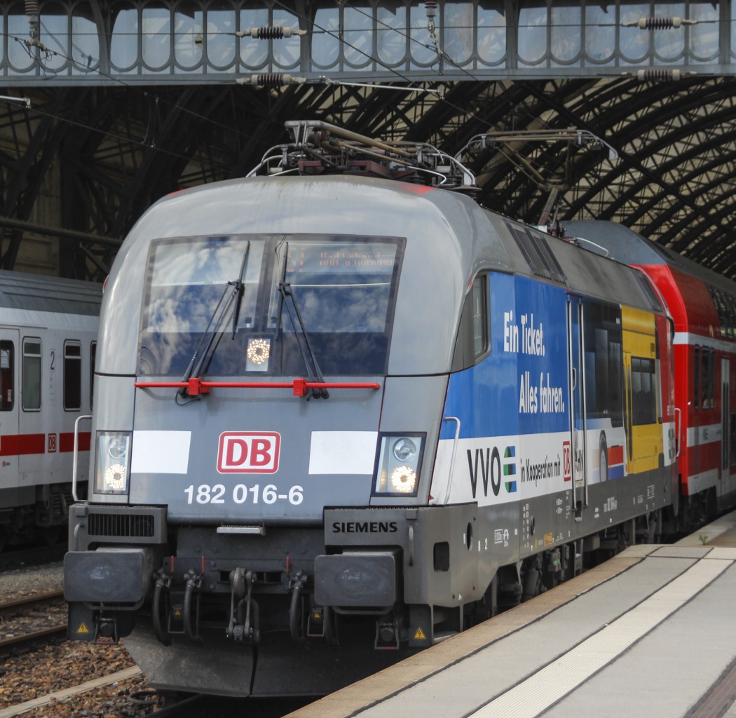 19.09.15 / 182 016-6 als S1 nach Bad Schandau im Dresdener HBF