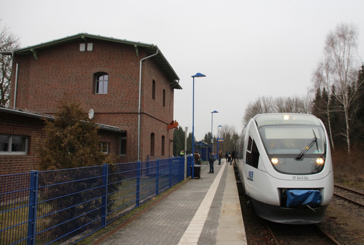 19.1.2014 Groß Schönebeck. RB 27 (643 361) bereit zur Abfahrt nach Berlin Karow.