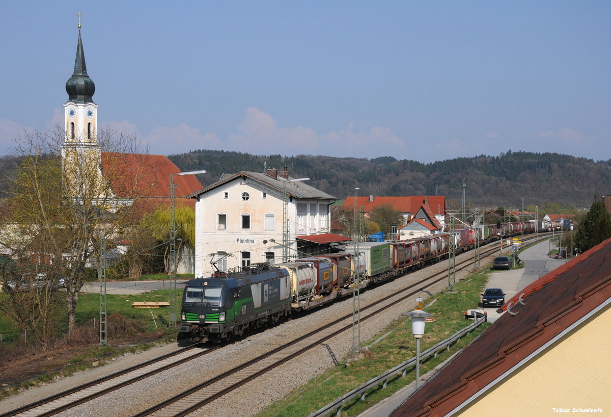 193 251 (91 80 6193 251-6 D-ELOC) mit Güterzug am 01.04.2017 in Pleinting