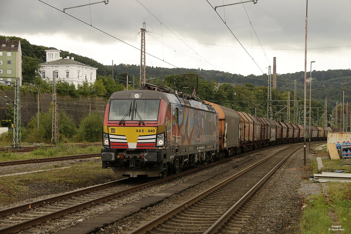 193 640  Connecting by Rail  Werbelok MRCE mit Stahlzug in Wuppertal Steinbeck, am 31.08.2017.