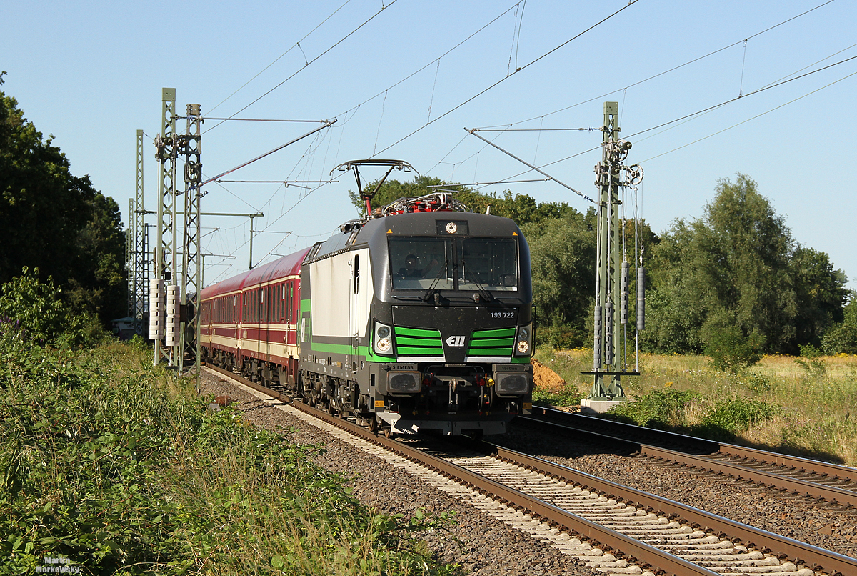 193 722 mit einem EE Sdz nach Ungarn bei Menden(Rhld) am 02.07.2018