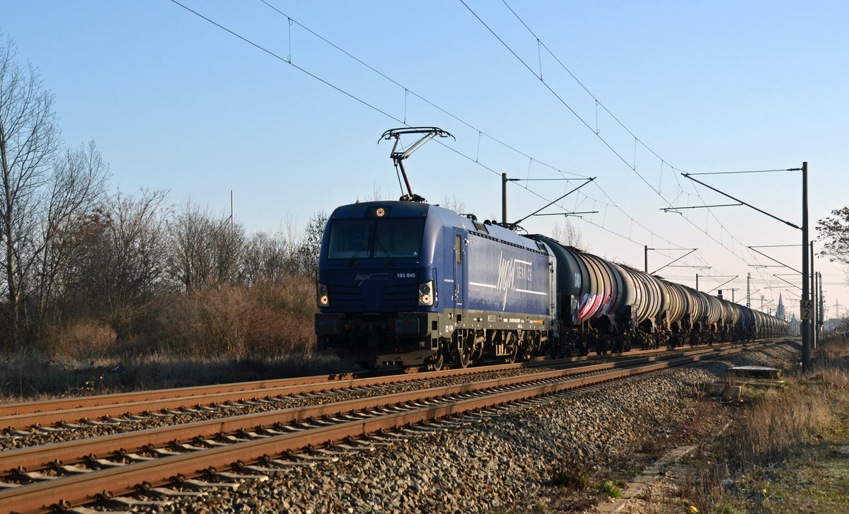 193 845 der mgw service führte für die EBS am 20.01.19 einen Kesselwagenzug durch Greppin Richtung Dessau.