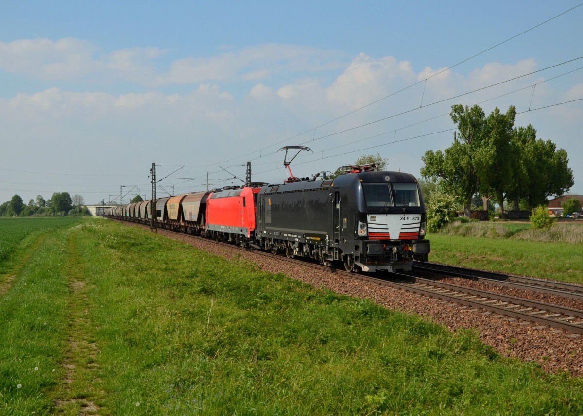 193 873 + 185 406 mit einem Getreidezug am 30.04.2014 bei Plattling.