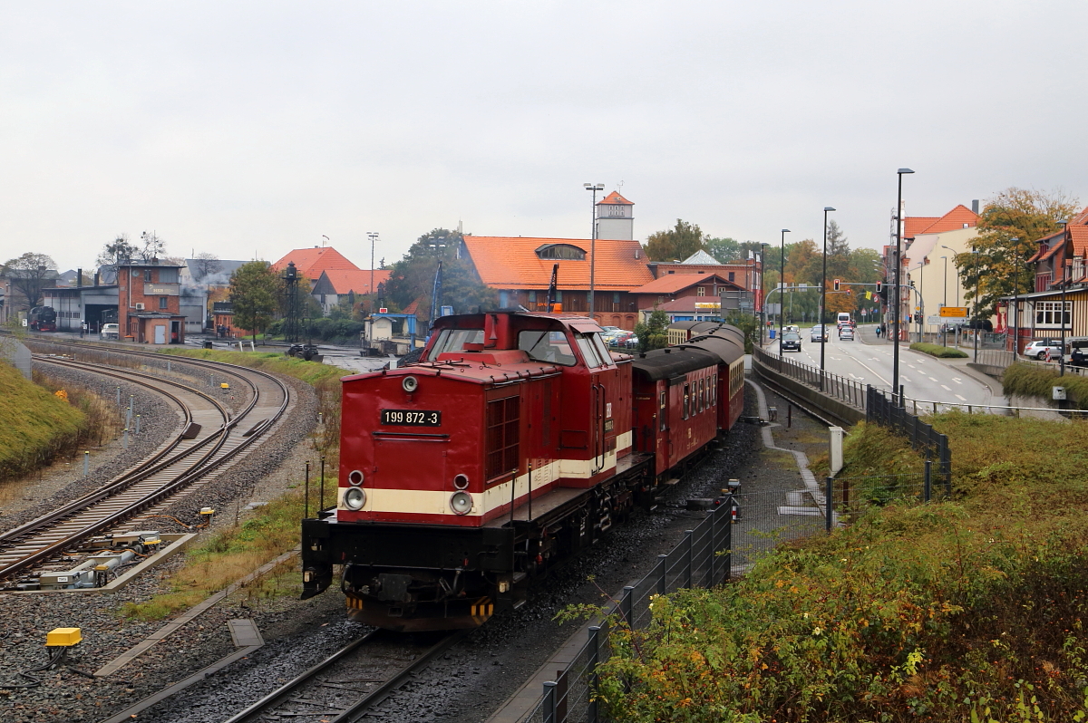 199 872 am Mittag des 16.10.2015 auf Bereitstellungsfahrt mit P8903 (Wernigerode-Eisfelder Talmühle) kurz vor dem Bahnhof Wernigerode. (Bild 1)