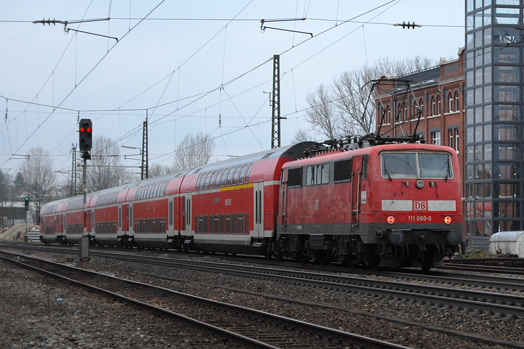 20.02.2018 Eislingen Bahnhof 111 060-0 mit Dostos