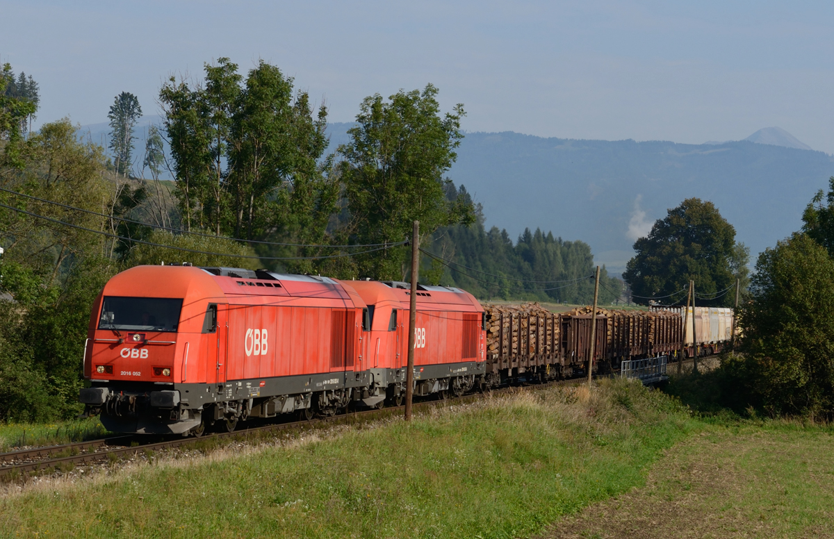 2016 052 + 2016 053 brachten am 28. August 2017 Zug 64521 nach Frantschach und wurden von mir bei Eppenstein fotografiert. 