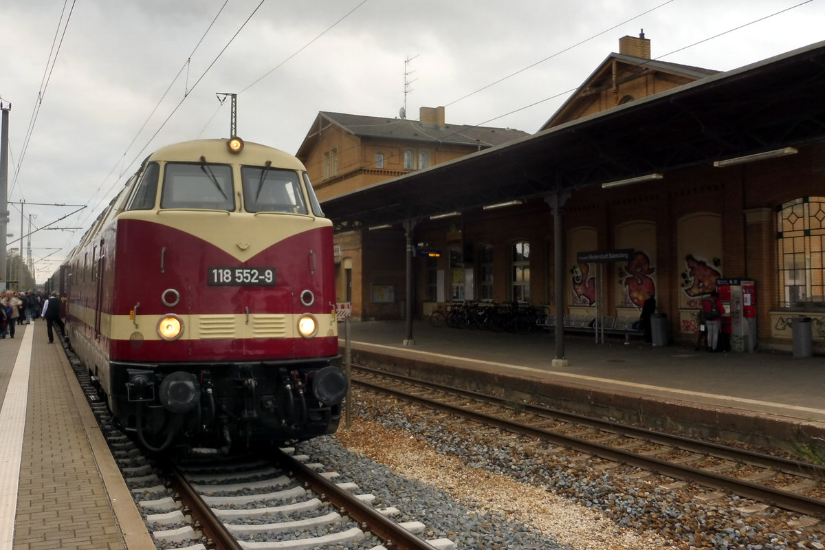 2018-10-27, Sonderfahrt der Ostsächsischen Eisenbahnfreunde nach Potsdam - Babelsberg, hier bei trüben Wetter Ankunft in  Medienstadt Potsdam Babelsberg 