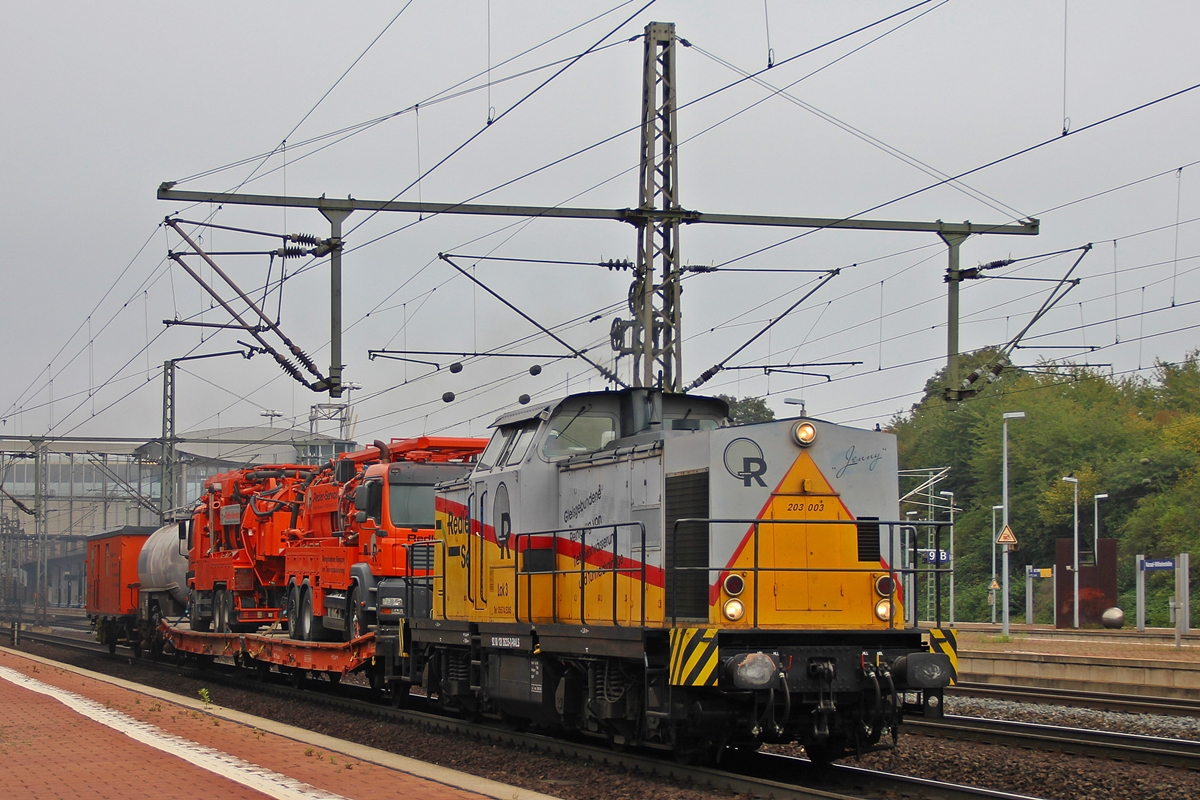 203 003 in Lackierung der  DIE LEI GMBH  aber unterwegs für  Redler-Service  bei der Durchfahrt in Kassel Wilhelmshöhe Richtung Süden. 20.09.2014