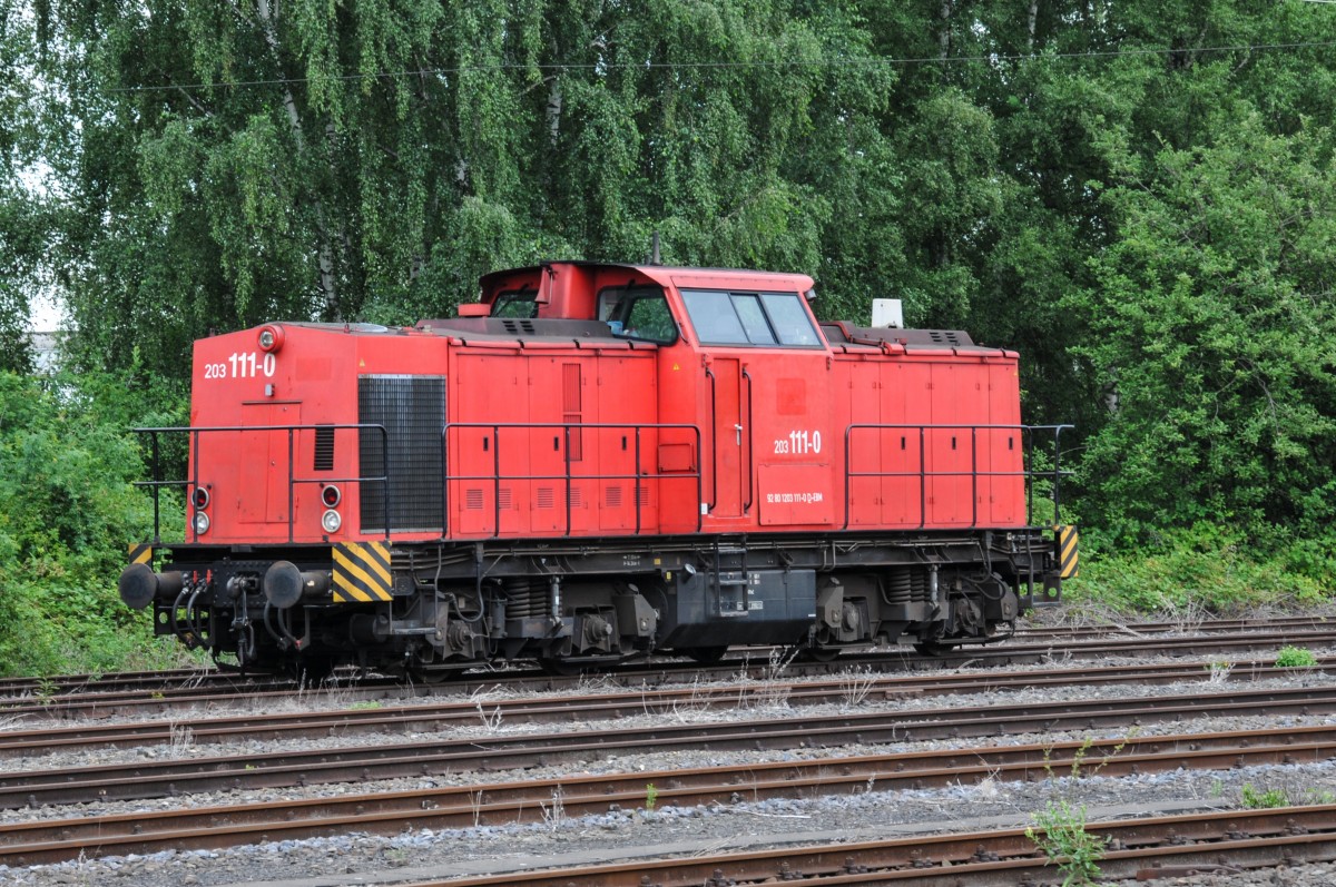 203 111-0 (92 80 1203 111-0 D-EBM) der EBM wartet im Bahnhof von Herzogenrath auf ihren Einsatz. Vom Bahnsteig aus fotografiert am 21/07/2015.