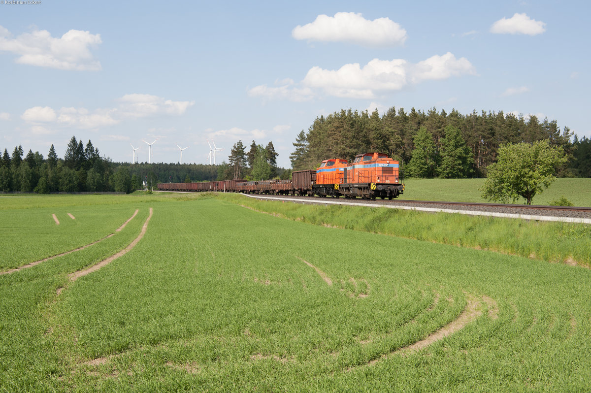 203-29 und 203-28 mit dem Stahlzug aus Unterwellenborn nach Cheb bei Marktleuthen, 21.05.2018