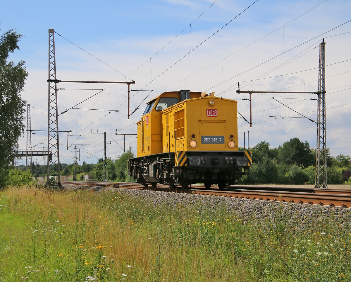 203 315-7 kam am 29.07.2015 als Tfzf in Richtung Seelze durch Dedensen-Gümmer.