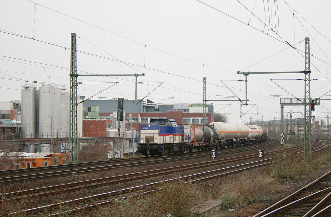 203 764 (damals für Chemion im Einsatz) wurde am 7. März 2012 in Köln-Nippes fotografiert.