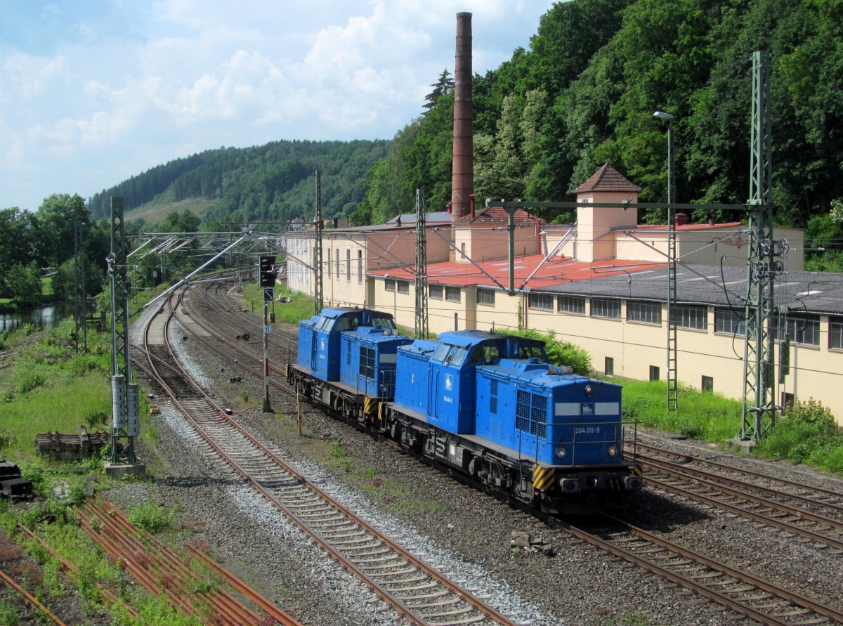 204 011-5 und 204 005-3 der PRESS durchfahren am 04. Juni 2014 Kronach in Richtung Saalfeld.