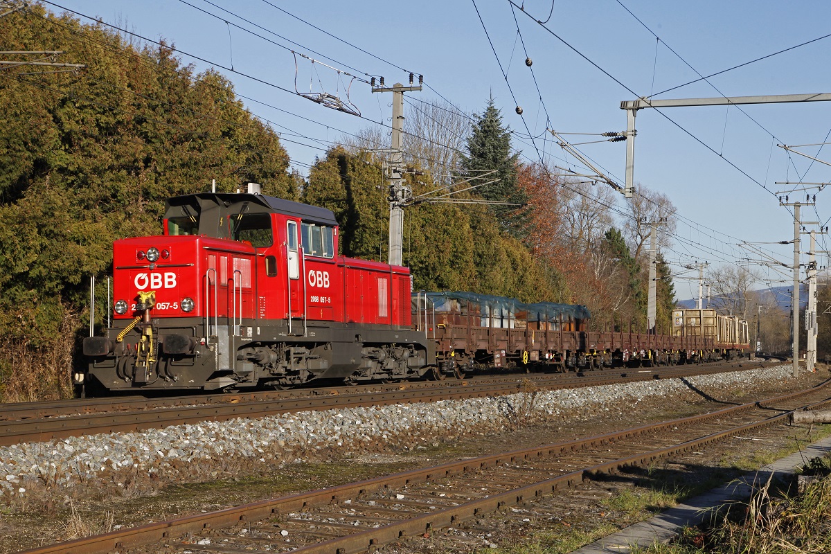 2068 057 mit Verschubgüterzug in Wartberg im Mürztal am 18.11.2016.