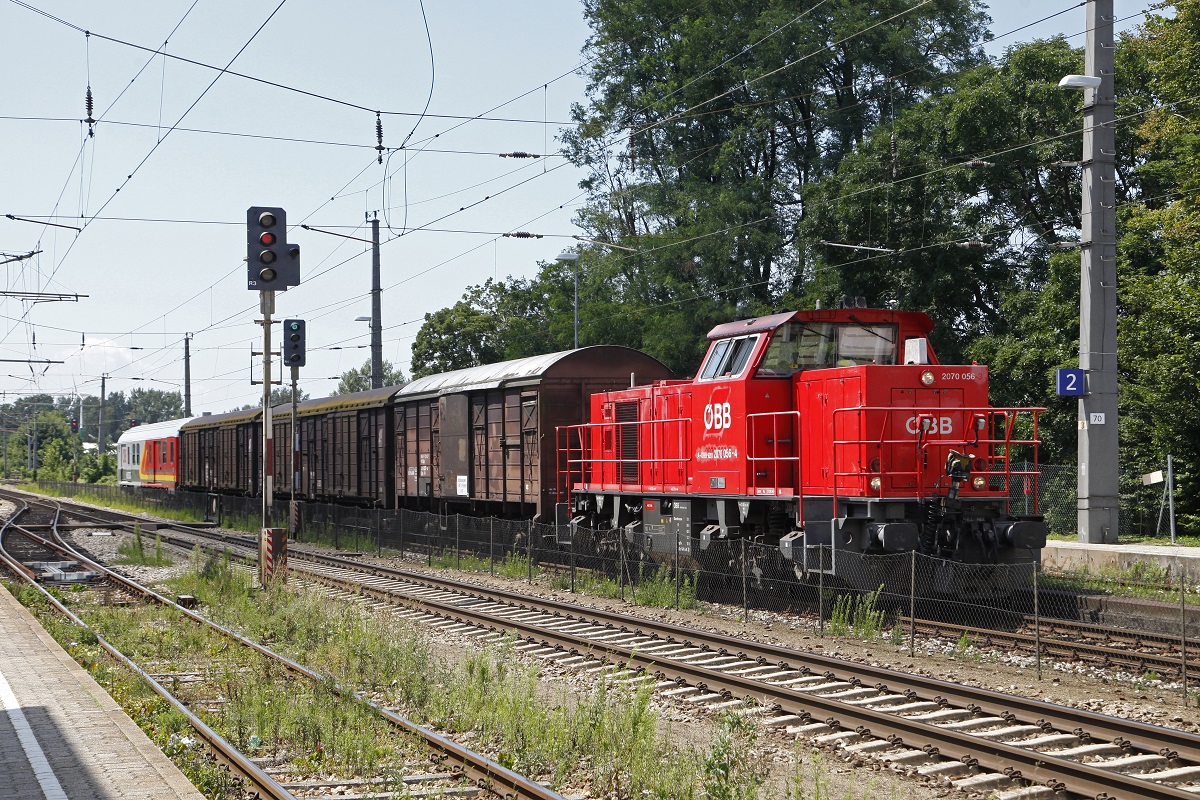 2070 056 mit Hifszug in St.Andrä - Wördern am 29.07.2016.