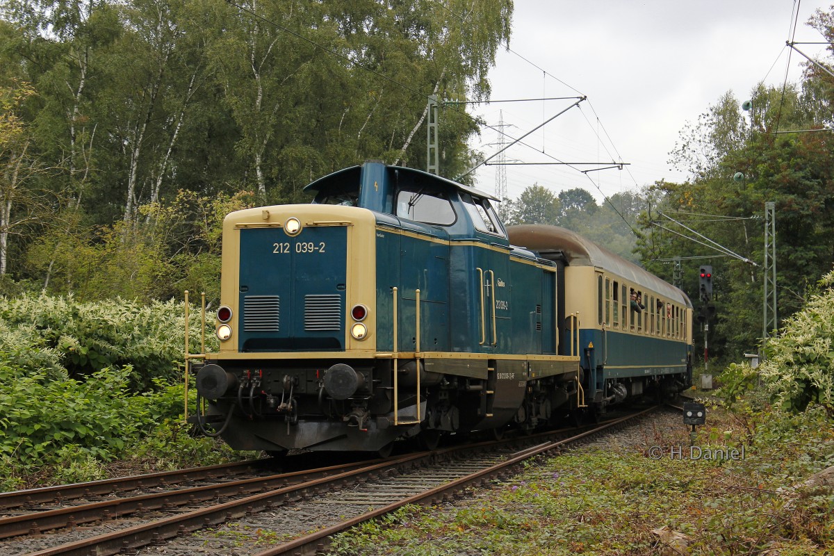 212 039-2 Railflex mit dem Pendelzug am 19.09.2015 in Bochum Dahlhausen.